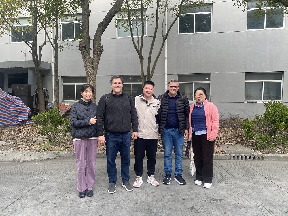 Foreign customers come to visit Xinhan Technology Co., Ltd.