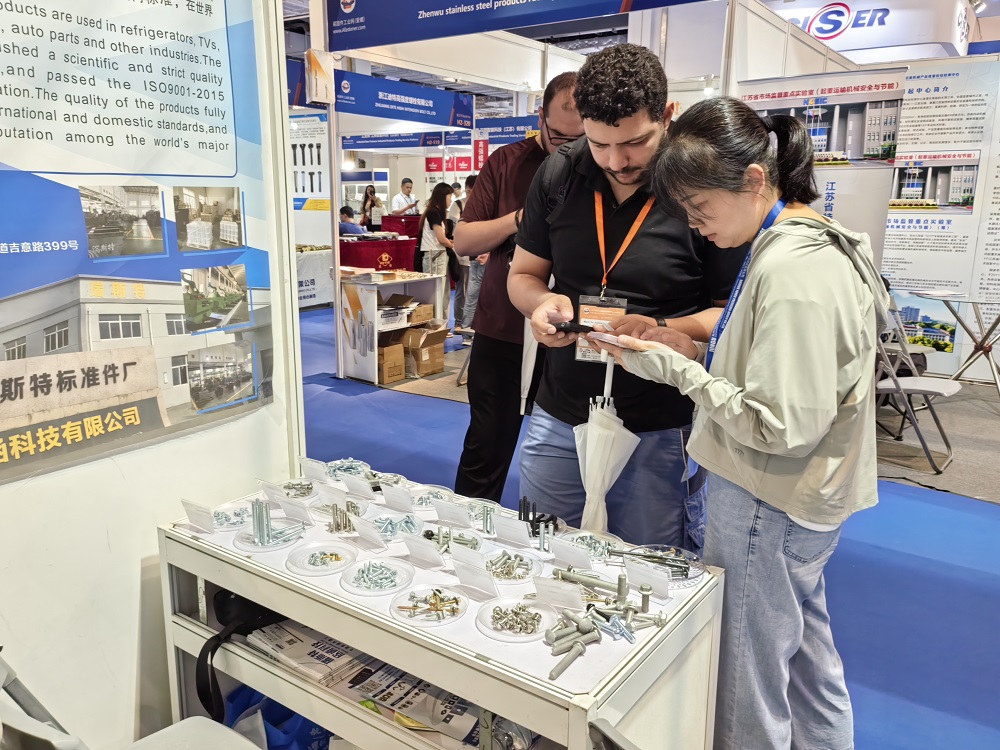 Jiaxing Xinhan Technology shone at the 2025 Shanghai International Fastener Industry Exposition, discussing the future of the industry together.